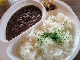 庄内柿を使ったカレー