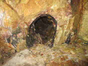 銀鉱洞坑内